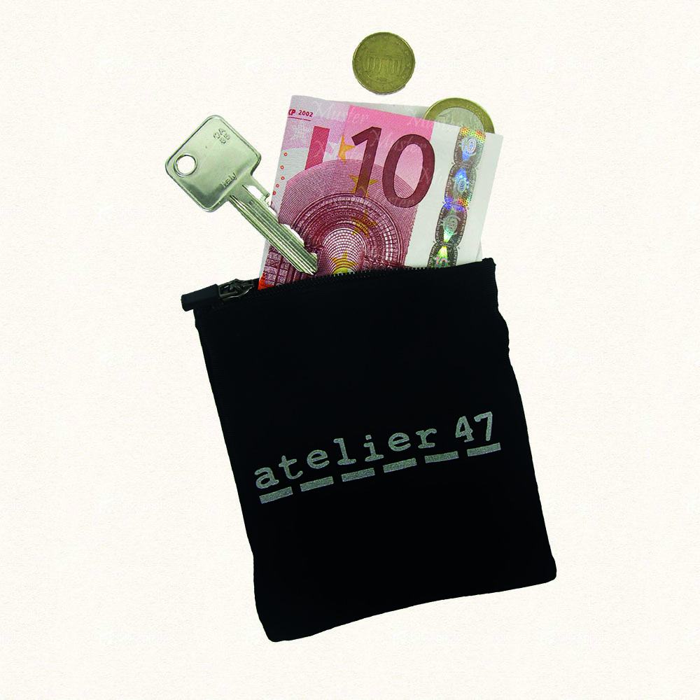 bekleidung-funktions-sport-hand